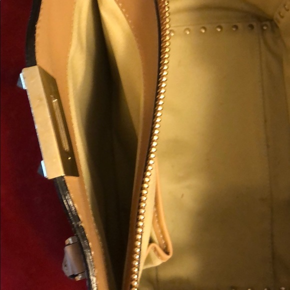 VALENTINO Rockstud Medium Tote in Beige - Picture 11 of 15